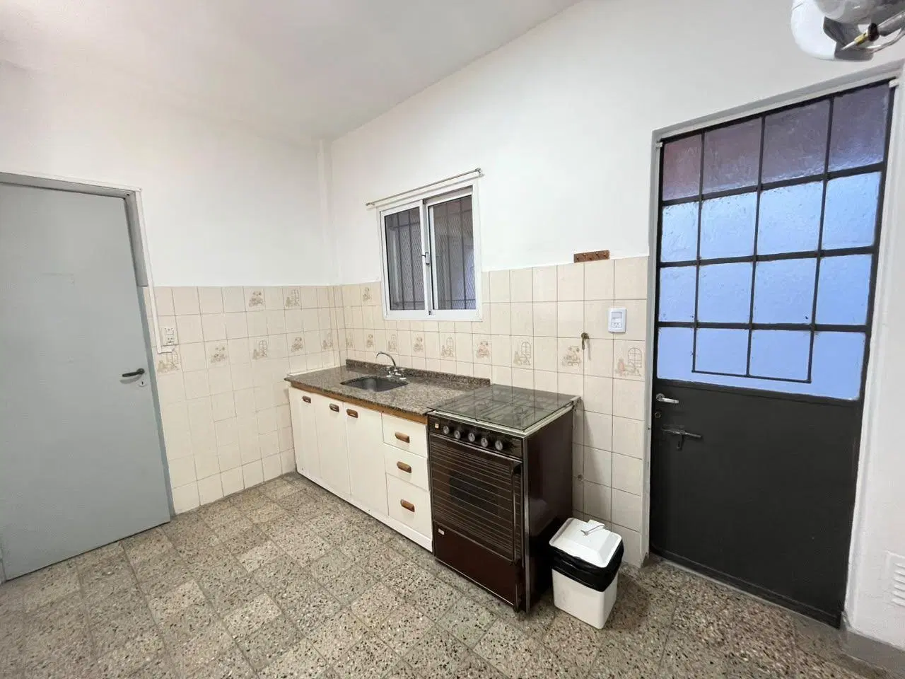 Departamento Tipo Casa en Alquiler en Flores | Planta Baja con Patio 3