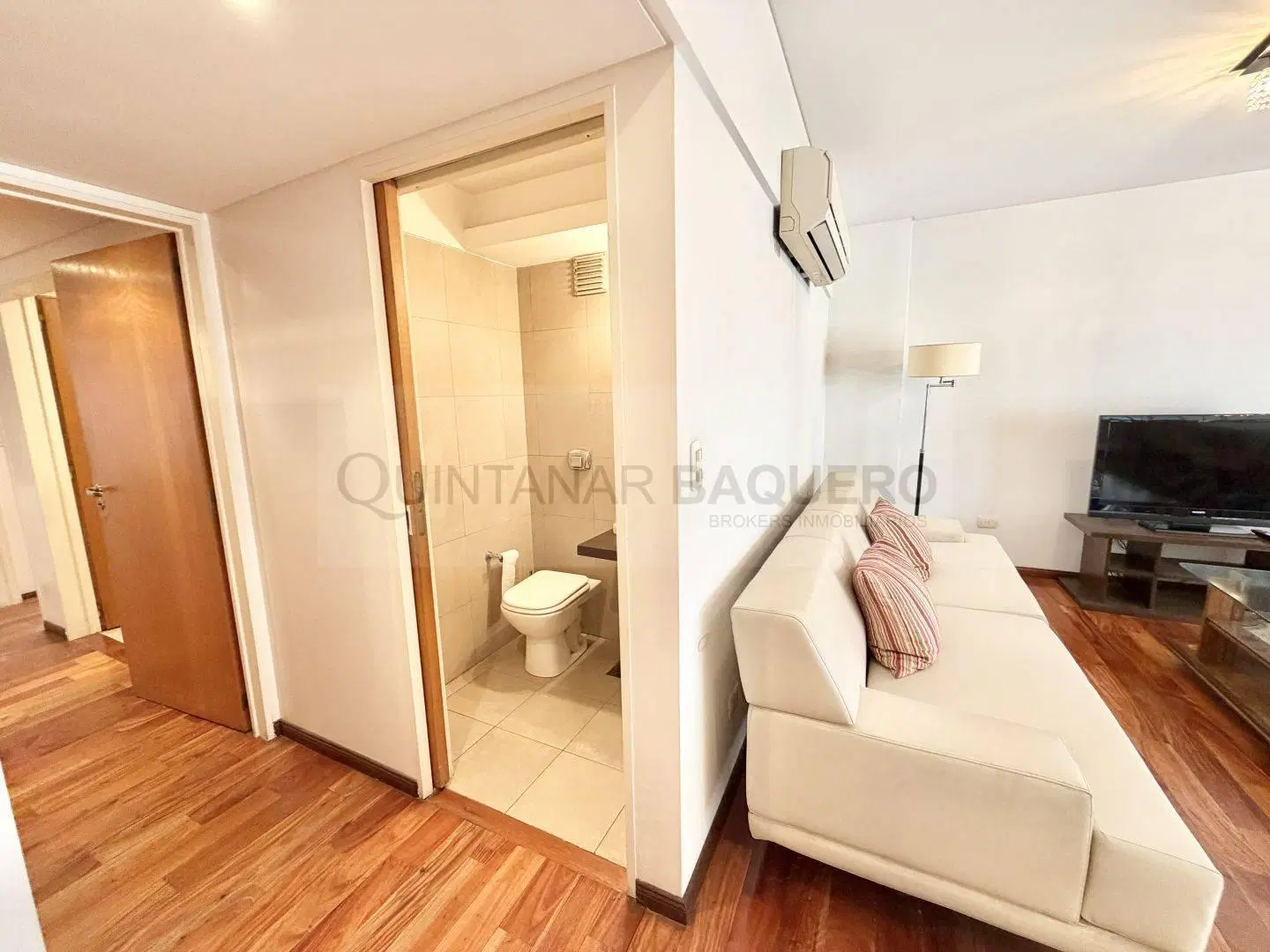 Piso de 4 ambientes con cochera y balcón terraza - Caballito 8