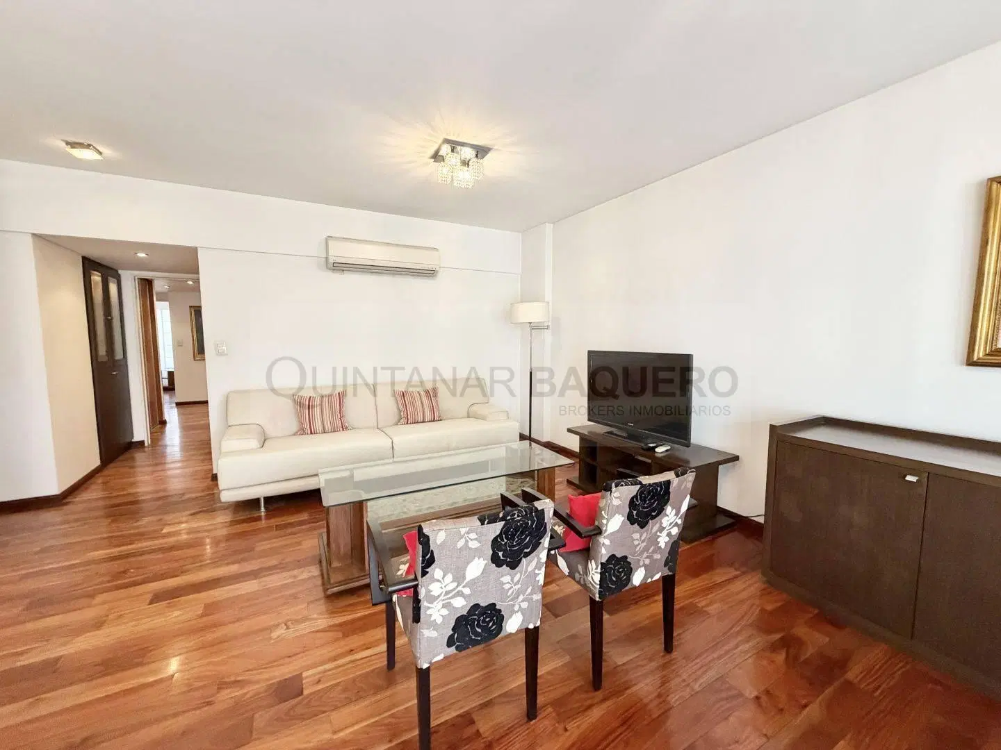 Piso de 4 ambientes con cochera y balcón terraza - Caballito 5