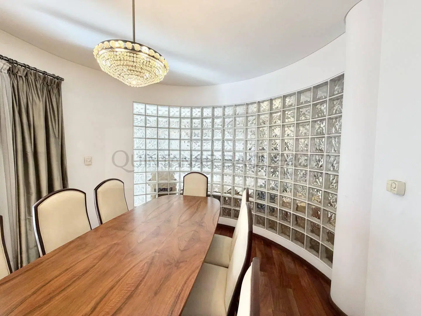 Piso de 4 ambientes con cochera y balcón terraza - Caballito 4