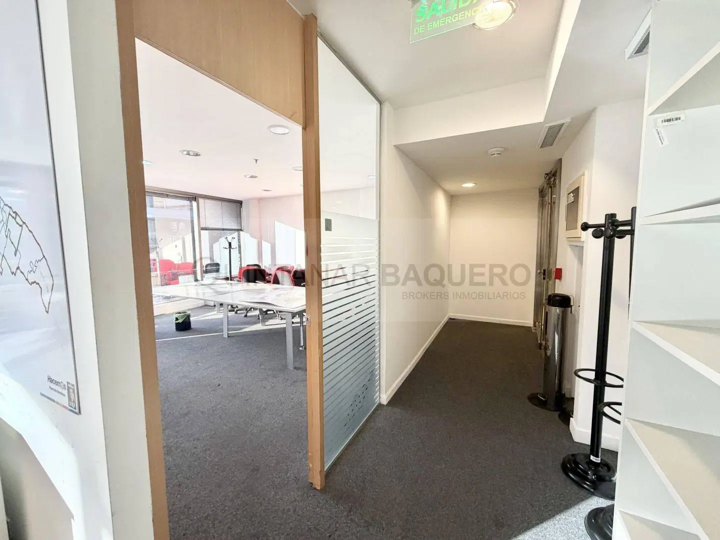 Oficina . | Encarnacion Ezcurra al 300 3