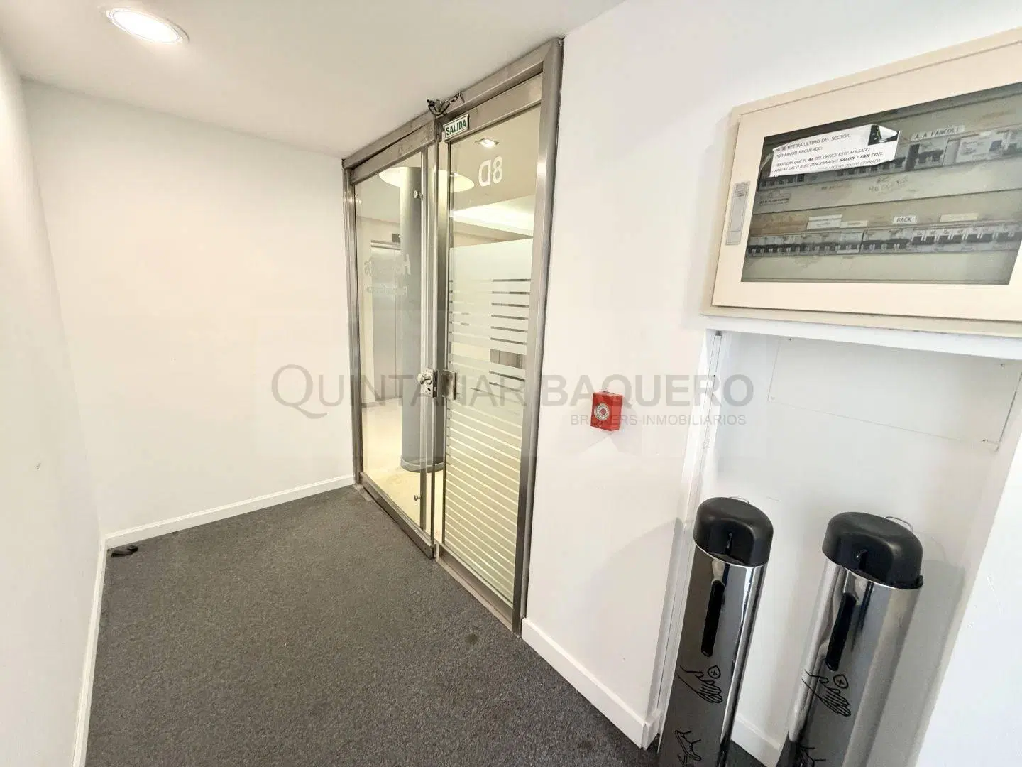 Oficina . | Encarnacion Ezcurra al 300 2