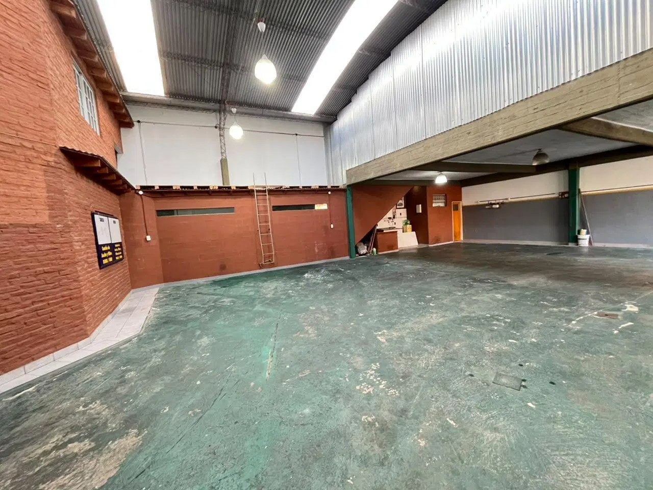 Galpón en Alquiler en Flores | 299 m² Cubiertos, Techo Parabólico y Ubicación Estratégica 8