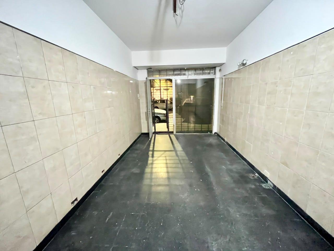 Foto de Local Comercial en Alquiler en Flores | 28 m² en Excelente Ubicación., imagen 1