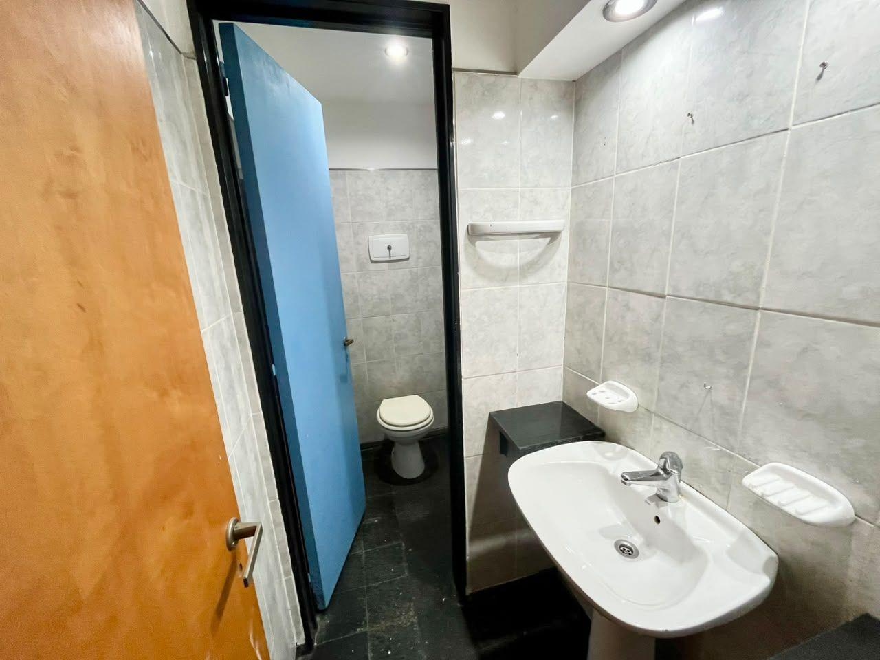 Foto de Local Comercial en Alquiler en Flores | 28 m² en Excelente Ubicación., imagen 3