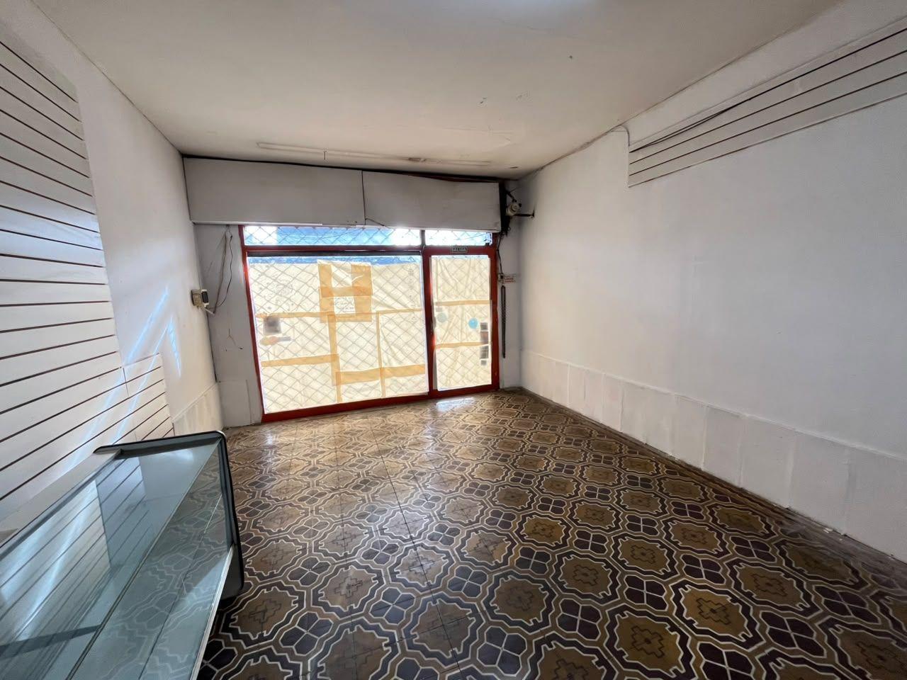 Foto de Local Comercial en Alquiler sobre Av. Eva Perón  Parque Avellaneda, imagen 3