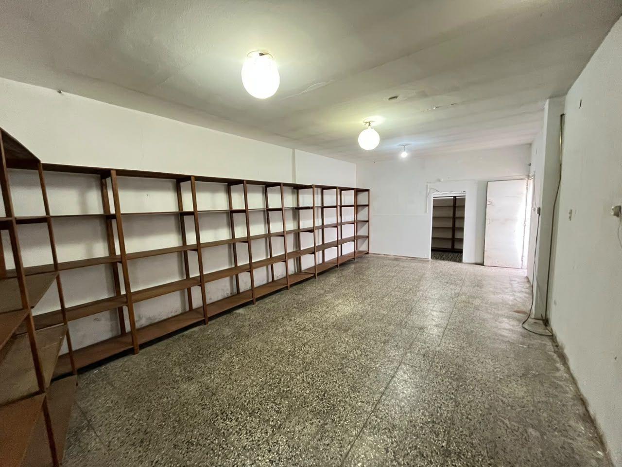 Foto de Local Comercial en Alquiler sobre Av. Eva Perón  Parque Avellaneda, imagen 2