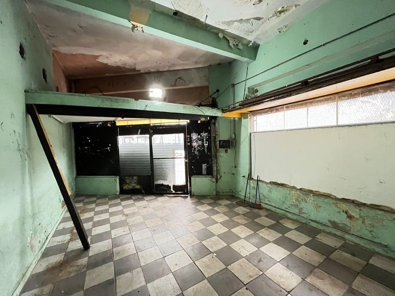 Foto de Local comercial en venta sobre Av. Eva Perón  Parque Avellaneda, imagen 5
