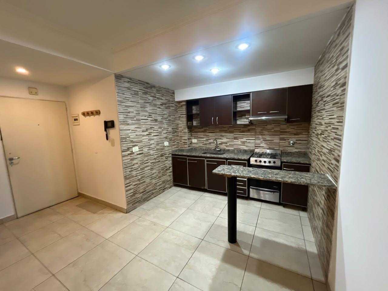 Foto de Alquiler de Departamento Monoambiente con Balcón  Floresta, imagen 5