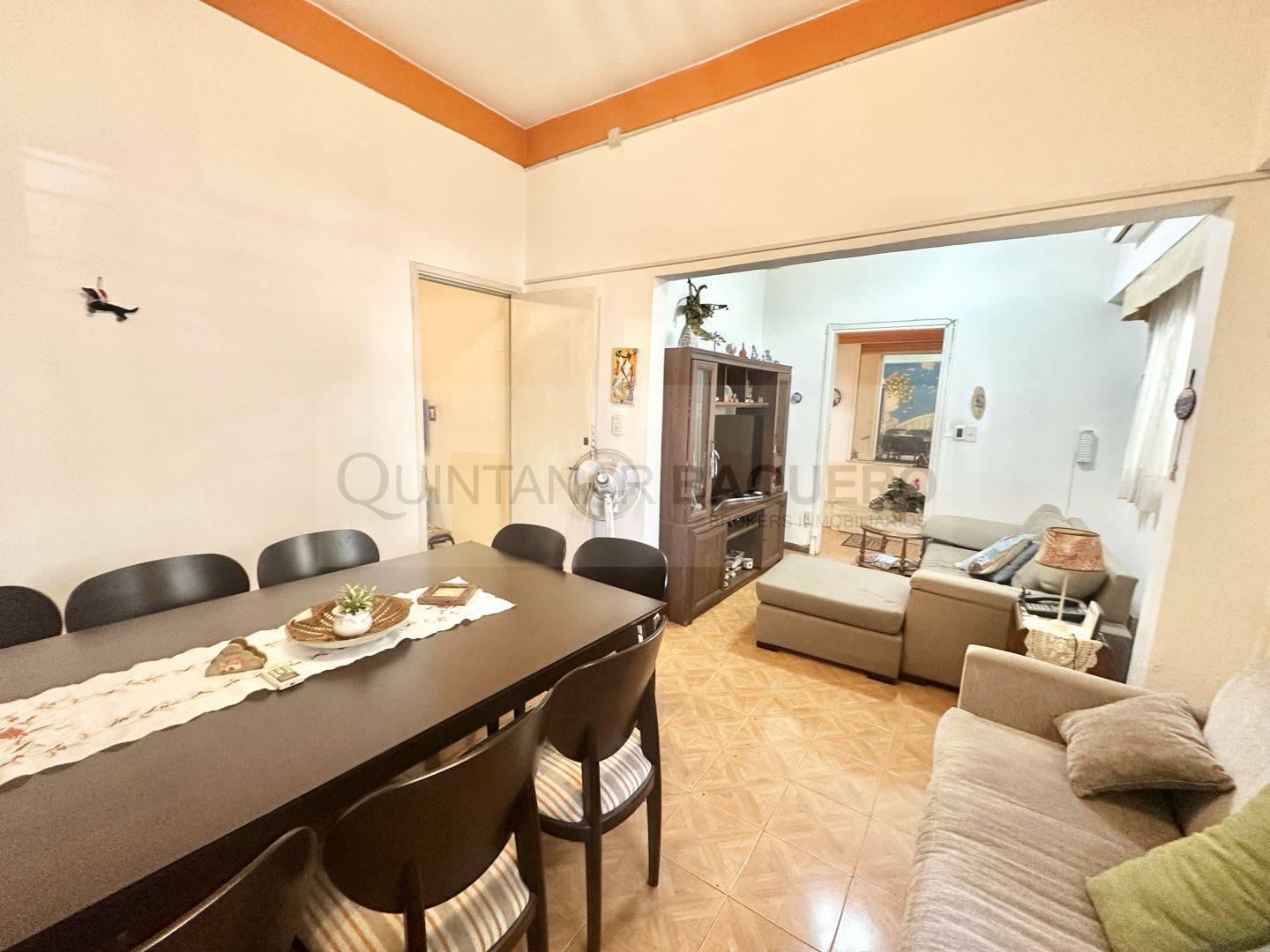 Foto de Venta de hermosa casa en Flores, imagen 1
