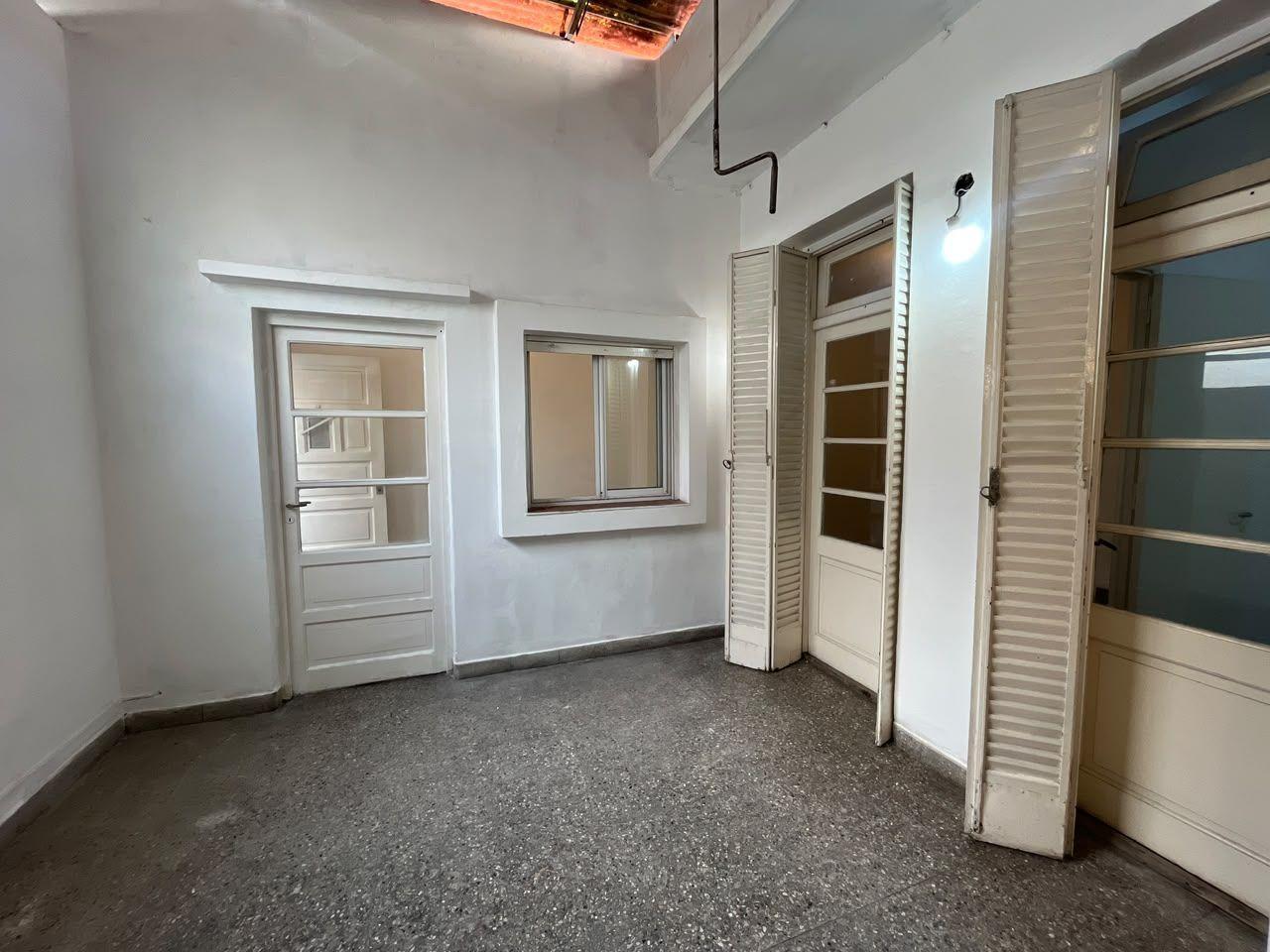 Foto de Alquiler de Departamento Tipo Casa de 2 Ambientes con Patio  Flores, imagen 5