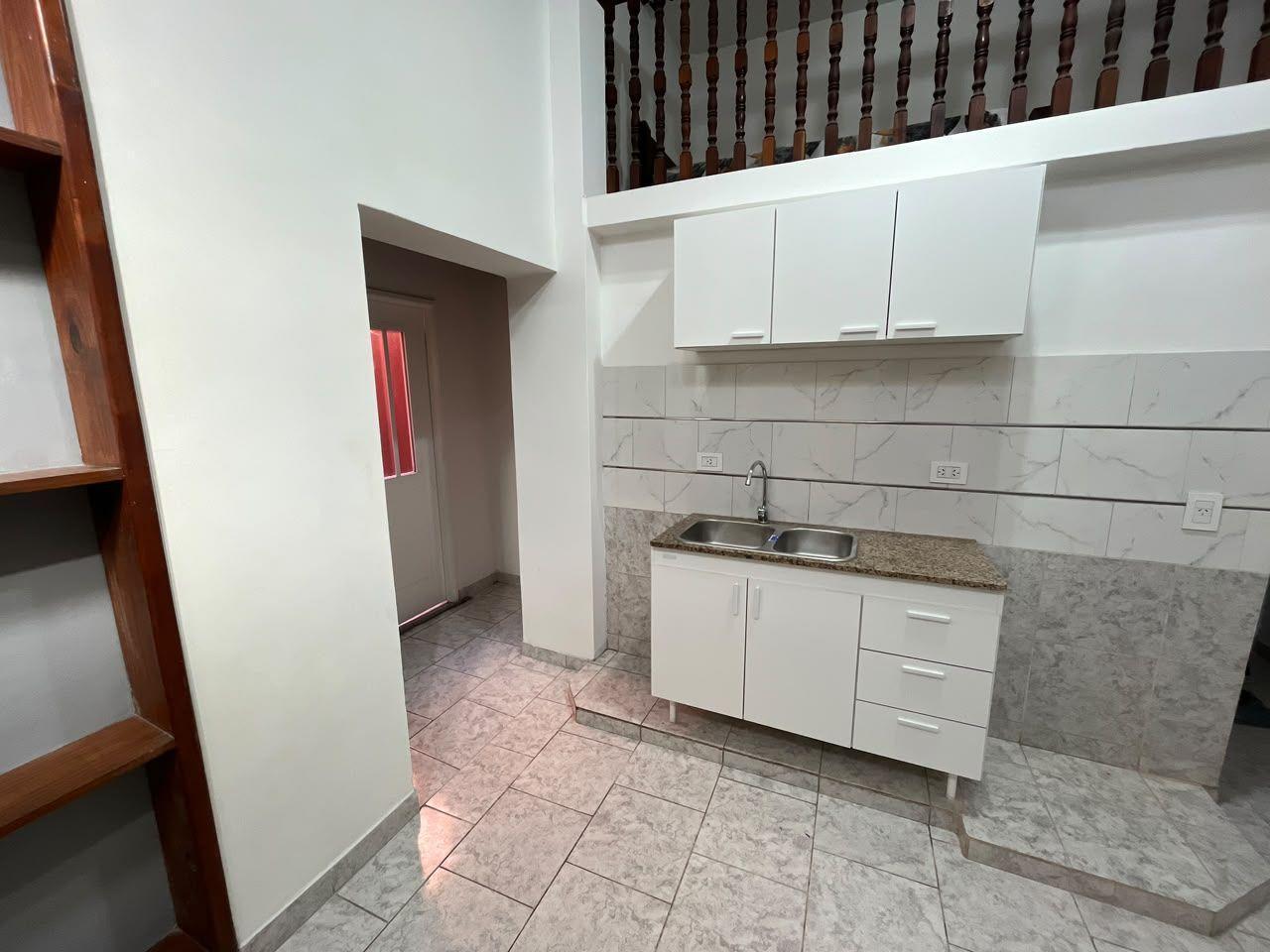 Foto de Alquiler de Departamento Tipo Casa de 3 Ambientes con Patio y Parrilla, imagen 4