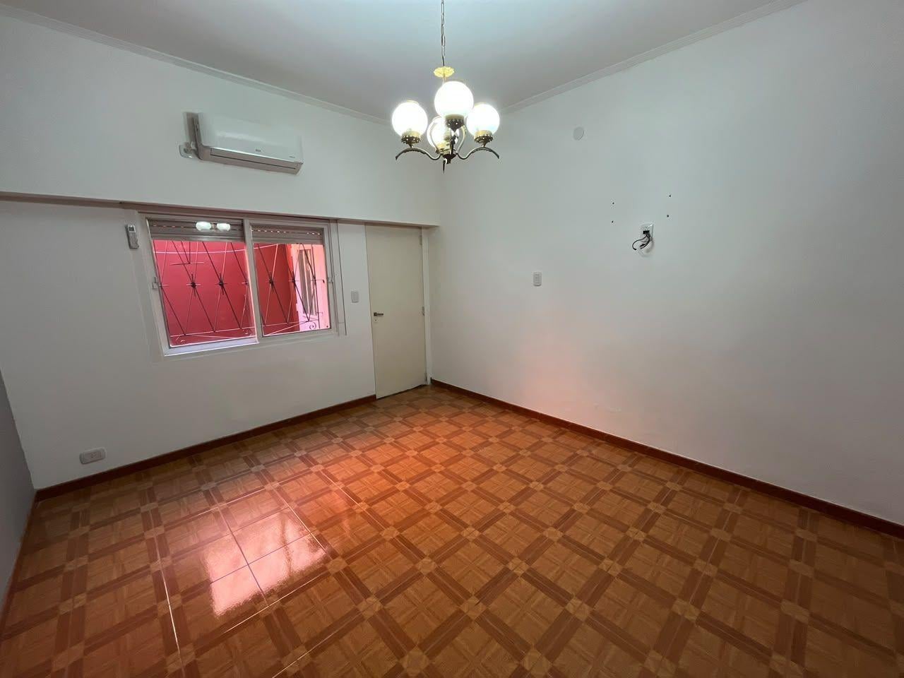 Foto de Alquiler de Departamento Tipo Casa de 3 Ambientes con Patio y Parrilla, imagen 5