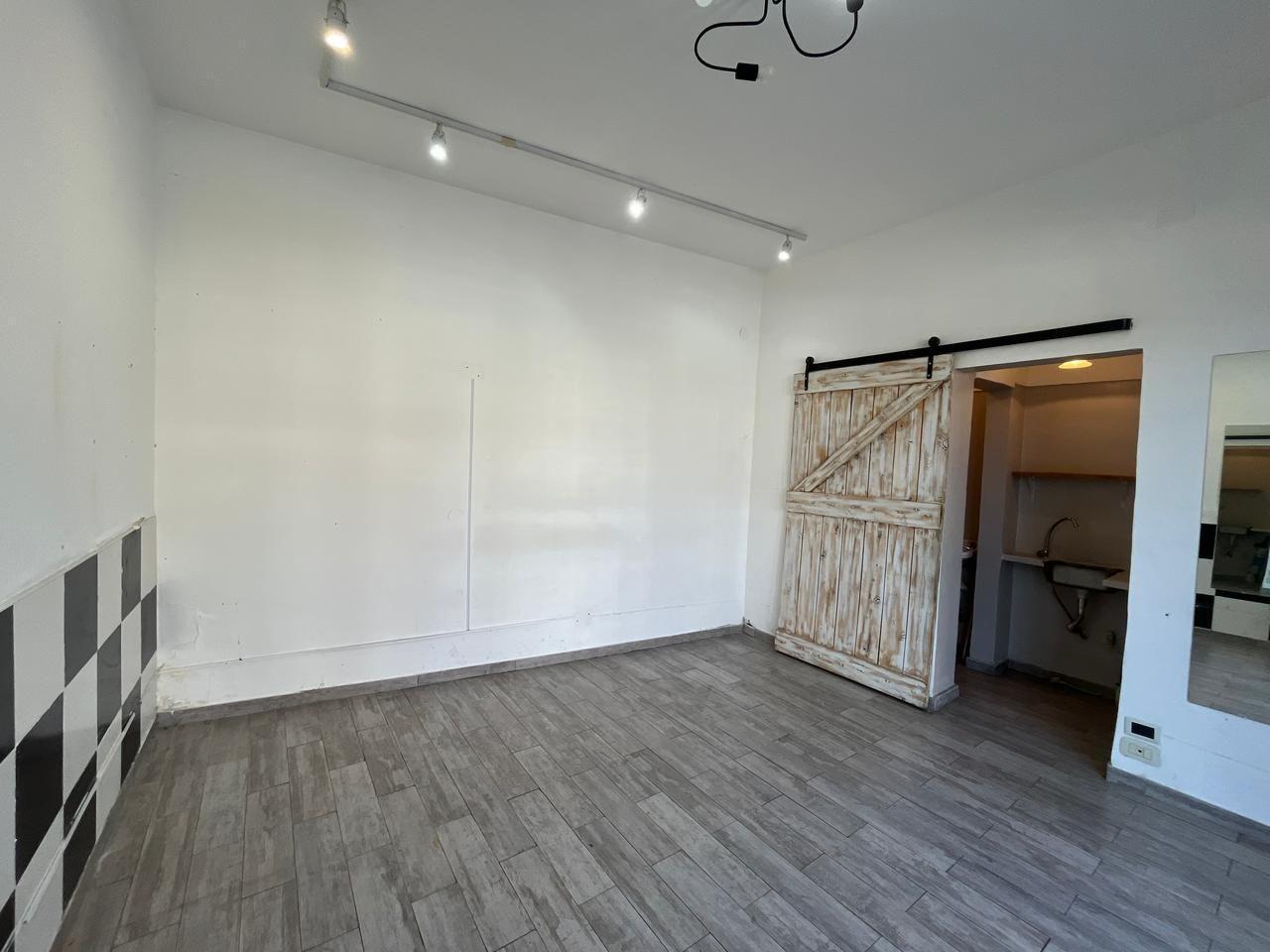 Foto de Venta de Local Comercial de 20 m²  Parque Avellaneda, imagen 2