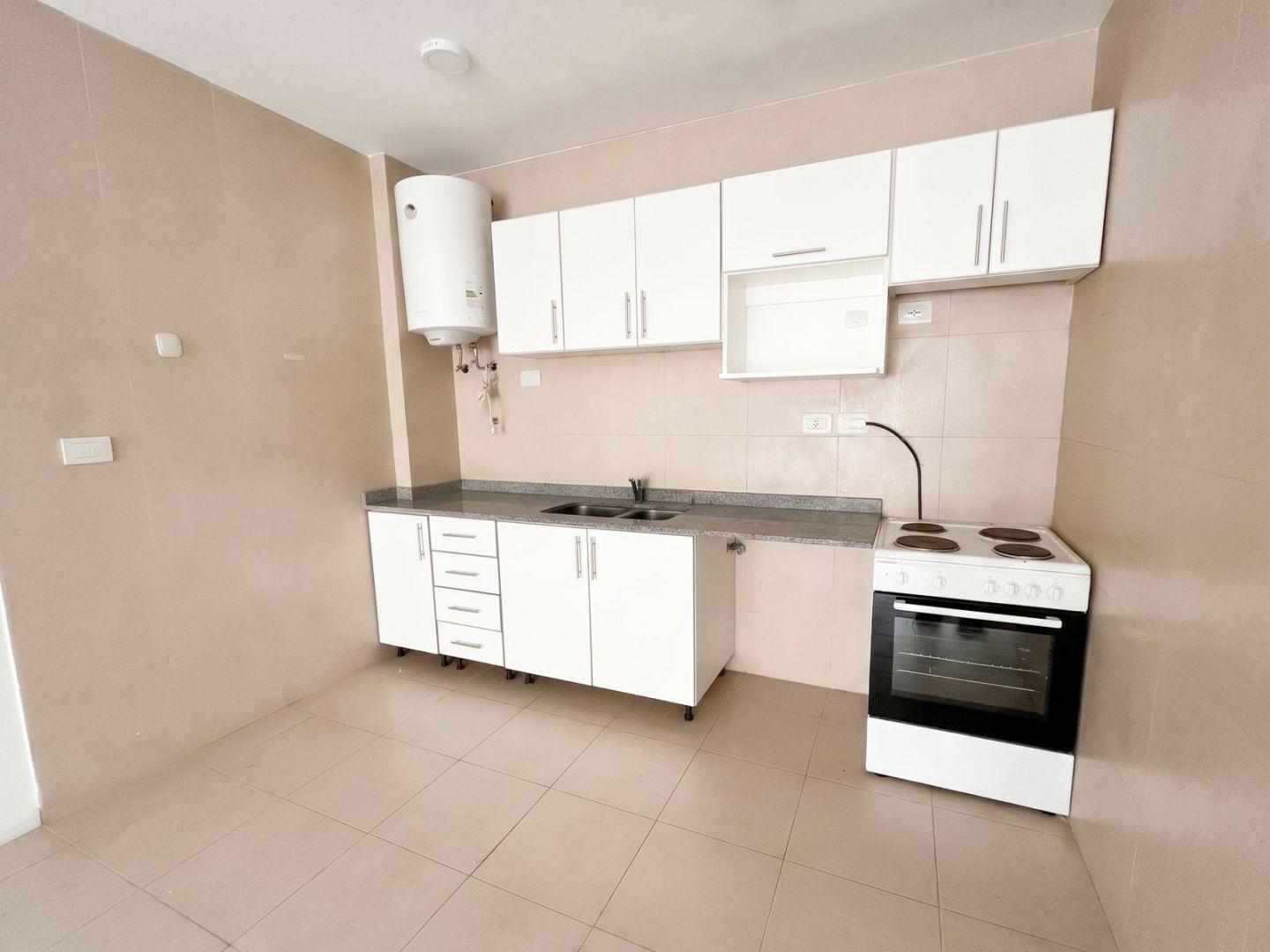 Foto de Alquiler de Departamento Monoambiente con Balcón  Floresta, imagen 3