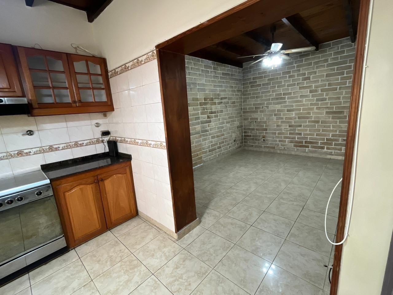 Foto de Alquiler de Departamento Tipo Casa de 2 Ambientes con Patio  Parque, imagen 1