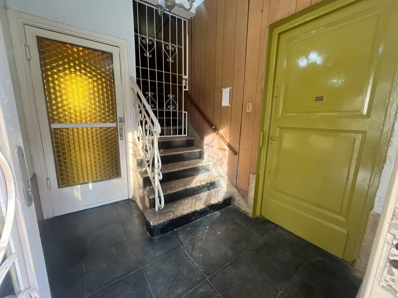 Foto de DEPARTAMENTO TIPO CASA DE 2 AMBIENTES CON PATIO EN PARQUE AVELLANEDA, imagen 4
