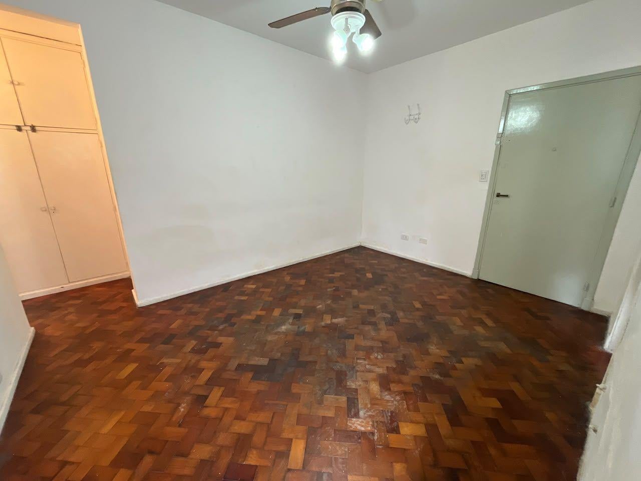 Foto de Venta de Departamento de 2 Ambientes con Patio  Flores, imagen 3