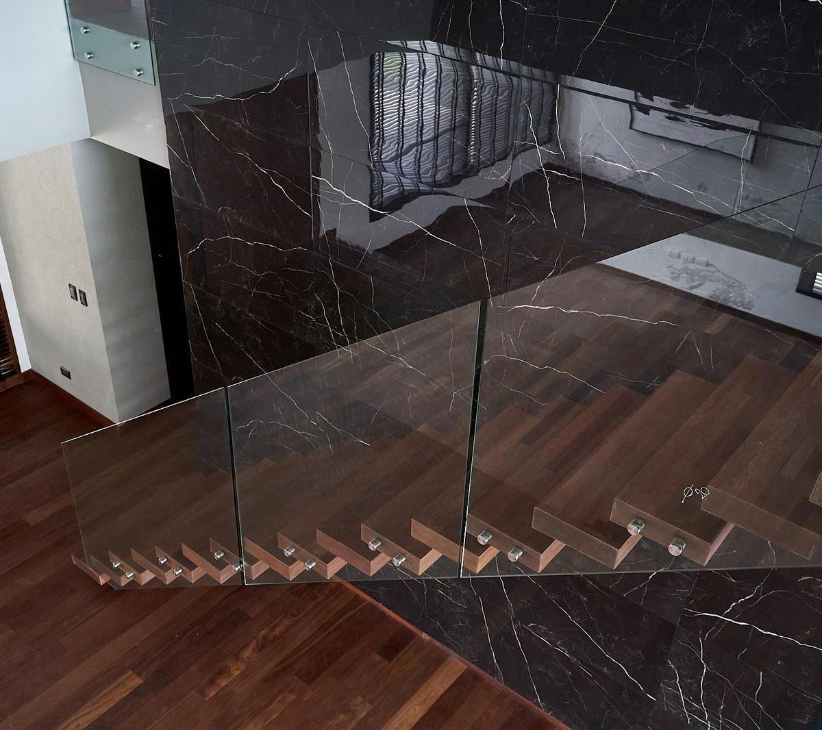 Espectacular Casa en Venta - Yatch Nordelta - 4 suites - A Estrenar - Materiales de Primera Calidad