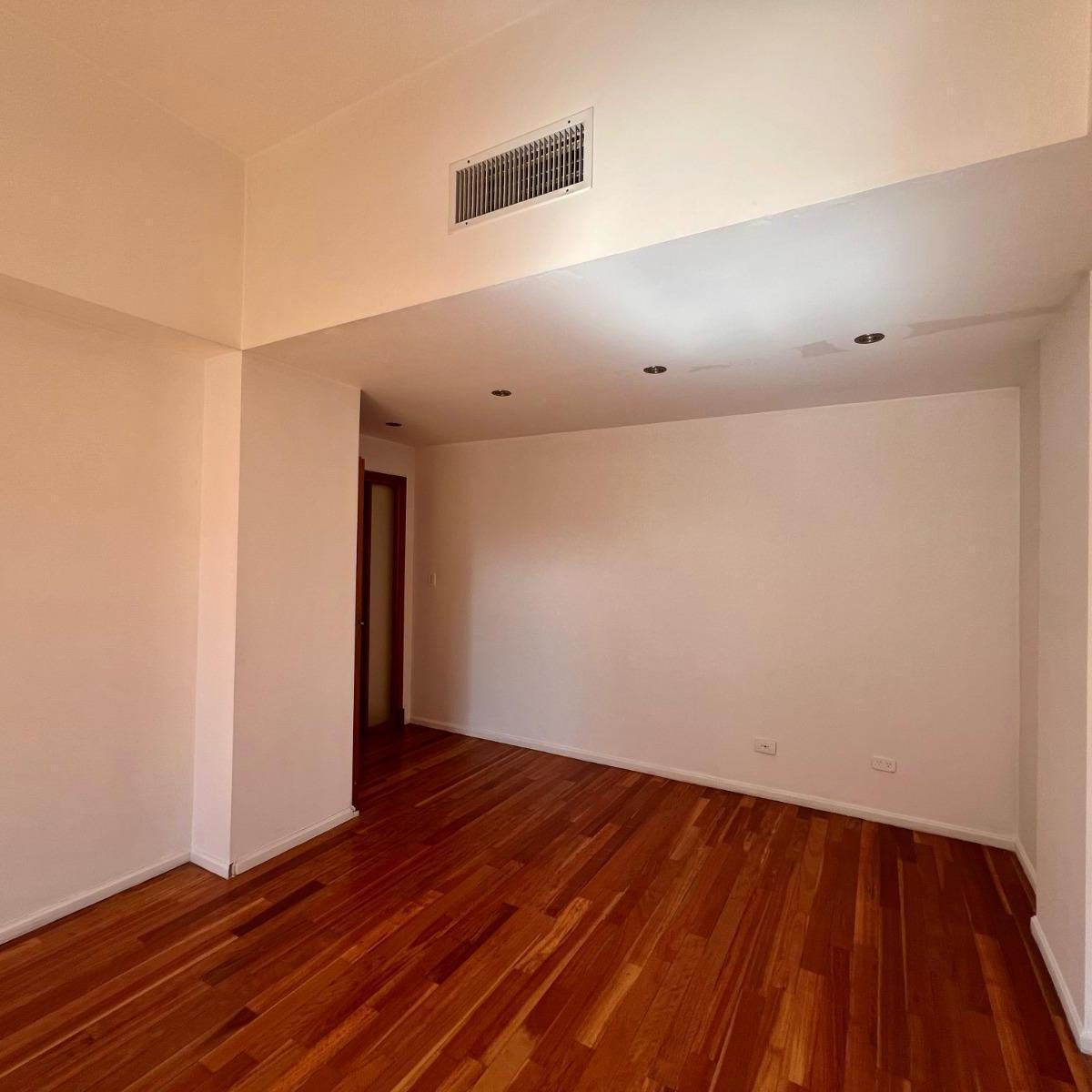 Oficina en Puerto Madero - 130 m² - Cochera Fija 5