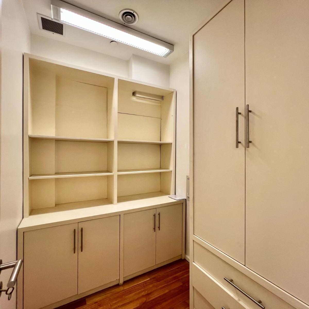 Oficina en Puerto Madero - 130 m² - Cochera Fija 1
