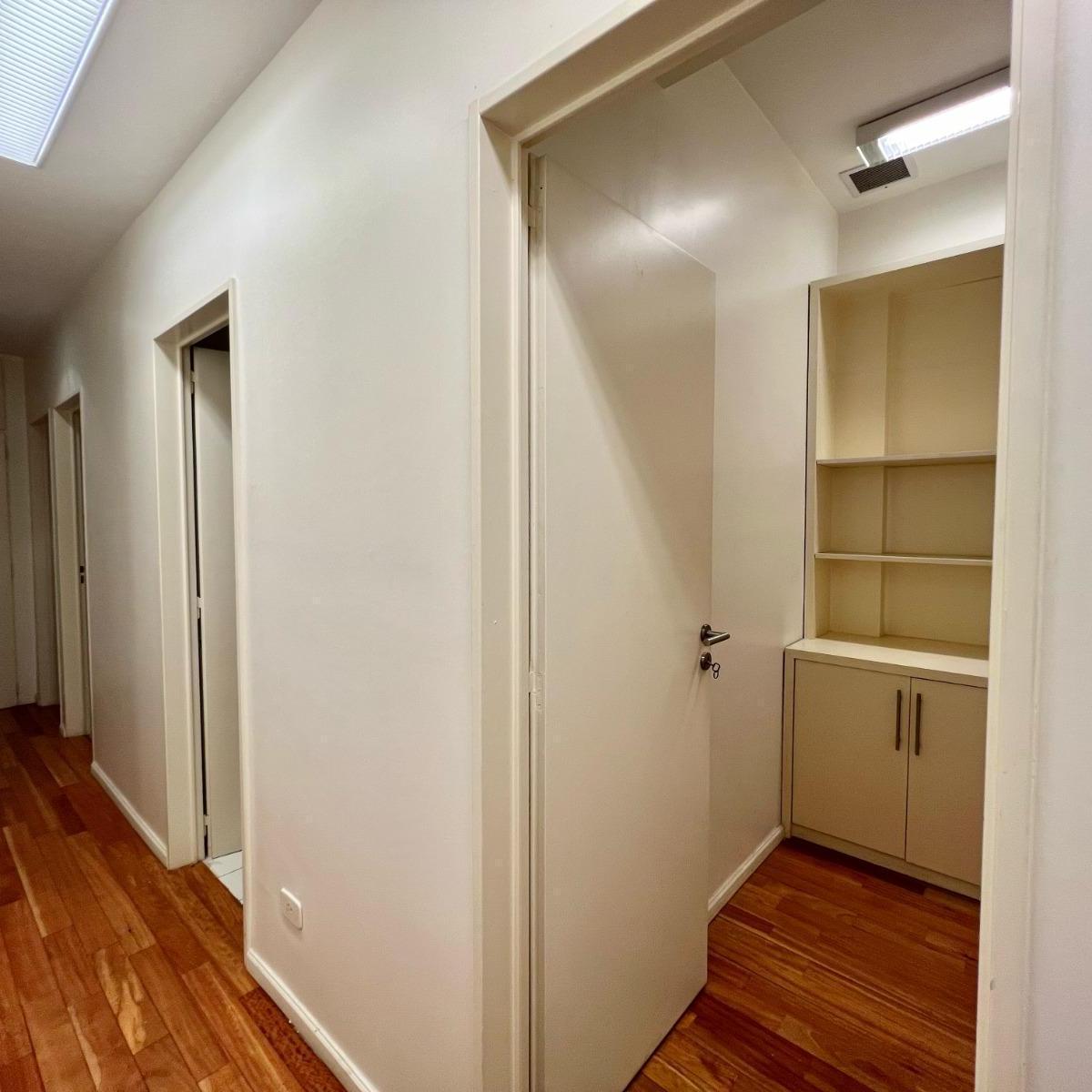 Oficina en Puerto Madero - 130 m² - Cochera Fija 4