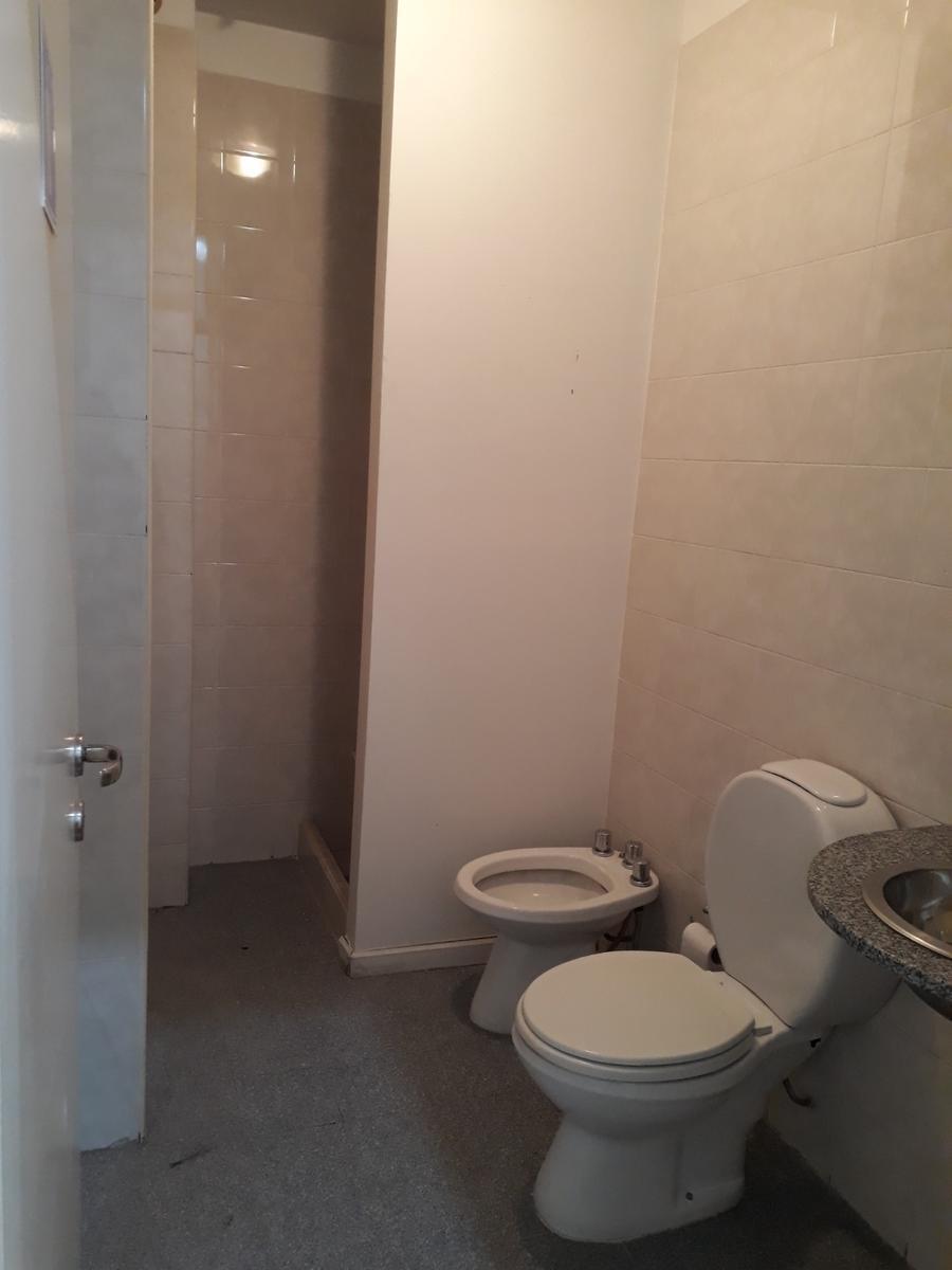 Excelente Oficina en Puerto Madero. 130 m² Cochera Fija 5