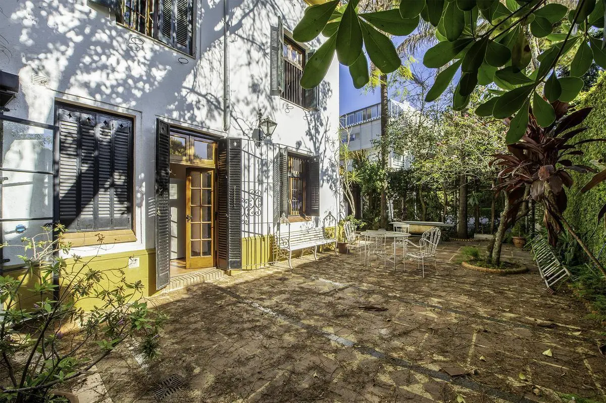Excelente casa en Belgrano R - 3 Dormitorios , Jardín- 5