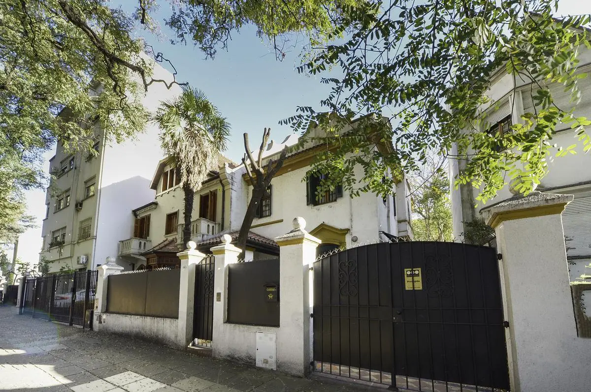 Excelente casa en Belgrano R - 3 Dormitorios , Jardín- 3