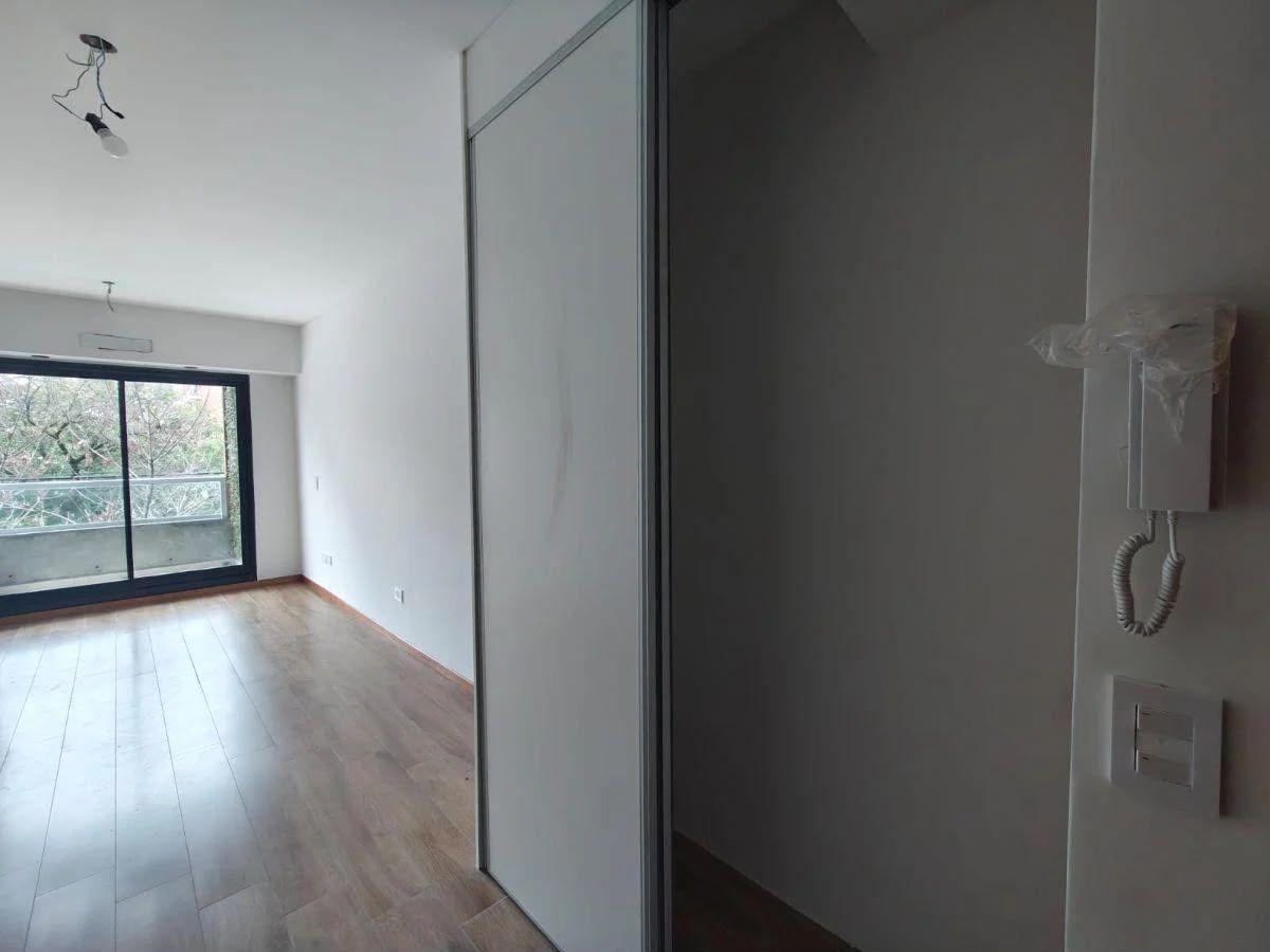 Foto de Excelente monoambiente muy luminoso PRECIO OPORTUNIDAD, imagen 2