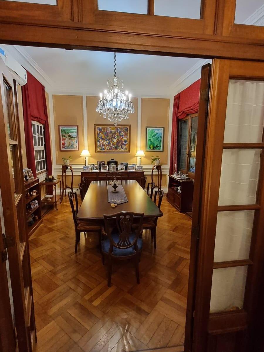 "Exclusiva Propiedad Estilo Tudor: Elegancia Para Compradores Exigentes" 2