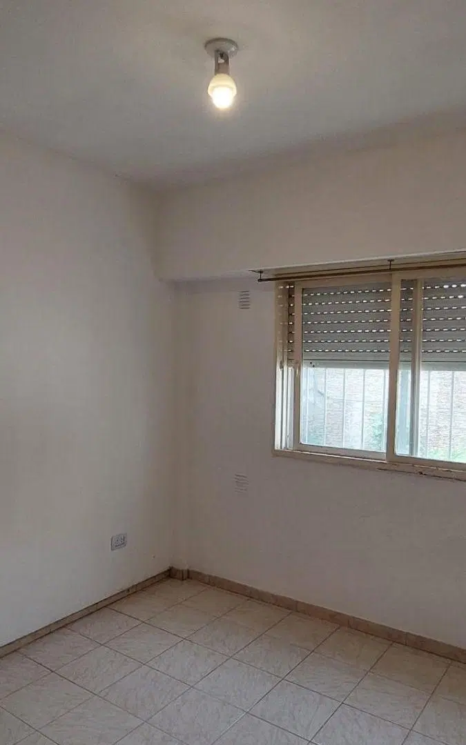 ¡Oportunidad en Liniers! PH 2 Ambientes con Balcón 5