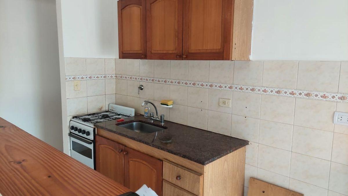 ¡Oportunidad en Liniers! PH 2 Ambientes con Balcón