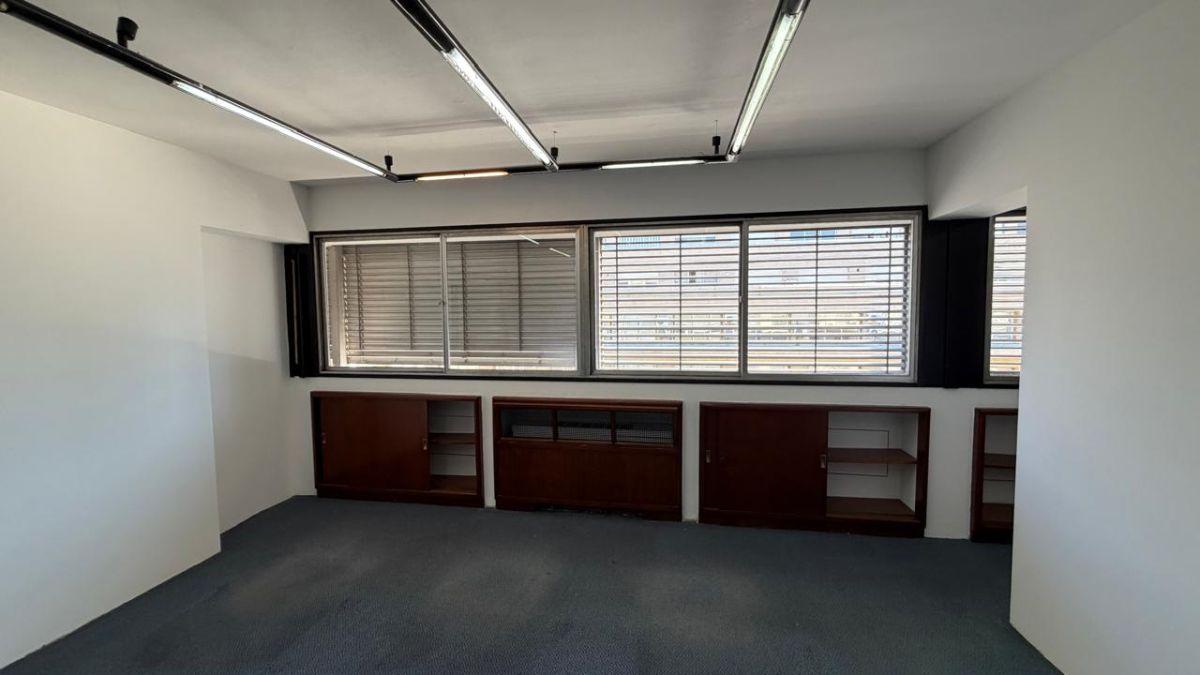 Foto de Oficina en venta | Av. Julio A. Roca 620 | 244 m² | Microcentro, imagen 2