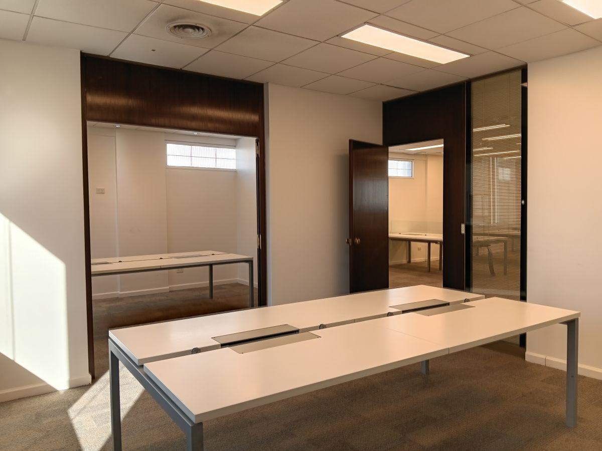 Foto de Oficina de 248 m² en alquiler | Amoblada | 25 de Mayo 476, imagen 3