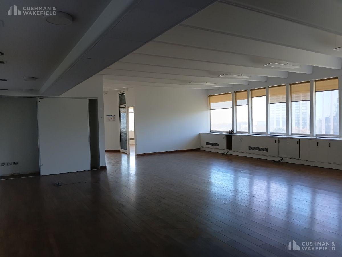 Foto de Oficina en Alquiler | Maipú 1300 | 448 m² | Edificio Torre Pirelli, imagen 1