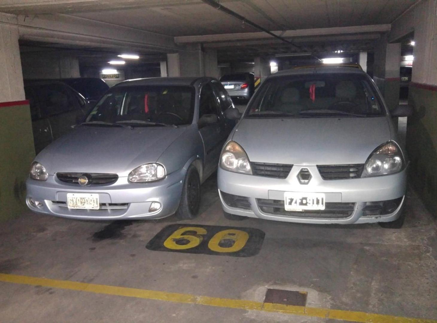 Muy buena cochera para 2 autos. Buen acceso por rampa