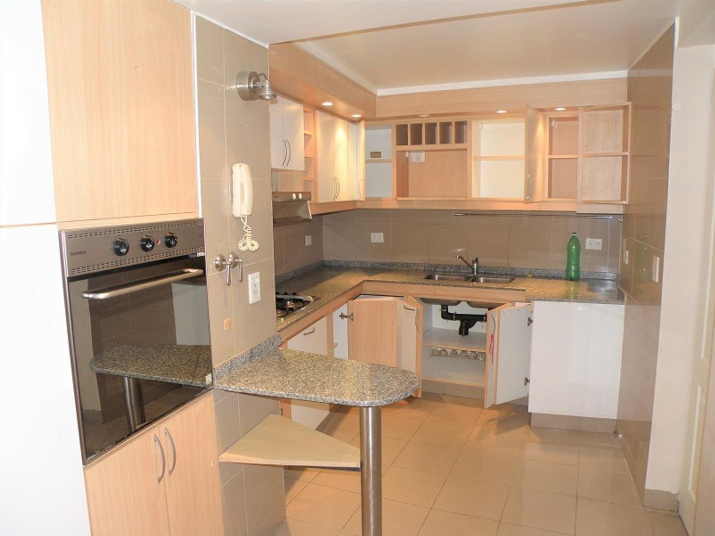 TZA LyC esc 4/5 dor (suite) 3 bñs toil p-room coc c/drio dep