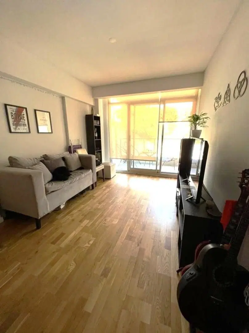 Gran Ambiente dividido a pulmón, bcón baño y toil amenities 5