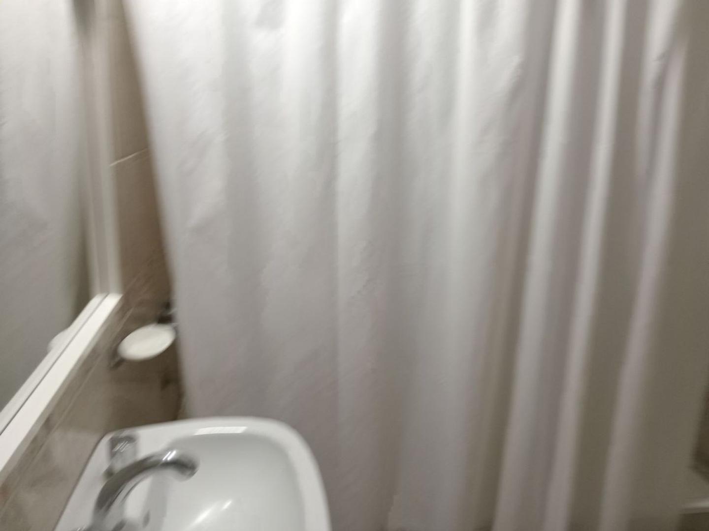 Foto de 2 ambientes baño y cocina con barra lavadero placard muy lum, imagen 4