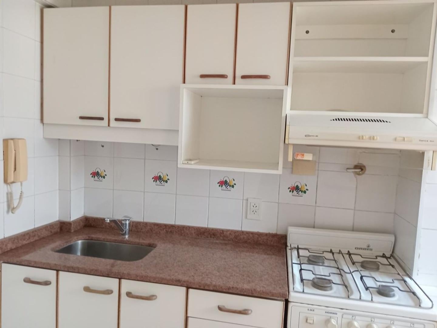 Foto de 2 ambientes baño y cocina con barra lavadero placard muy lum, imagen 3