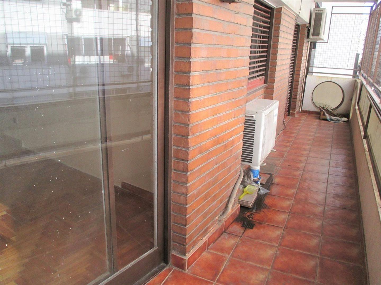 Foto de Piso alto bcón-corr pal/priv coc-off dep lav. m/lum categ., imagen 1