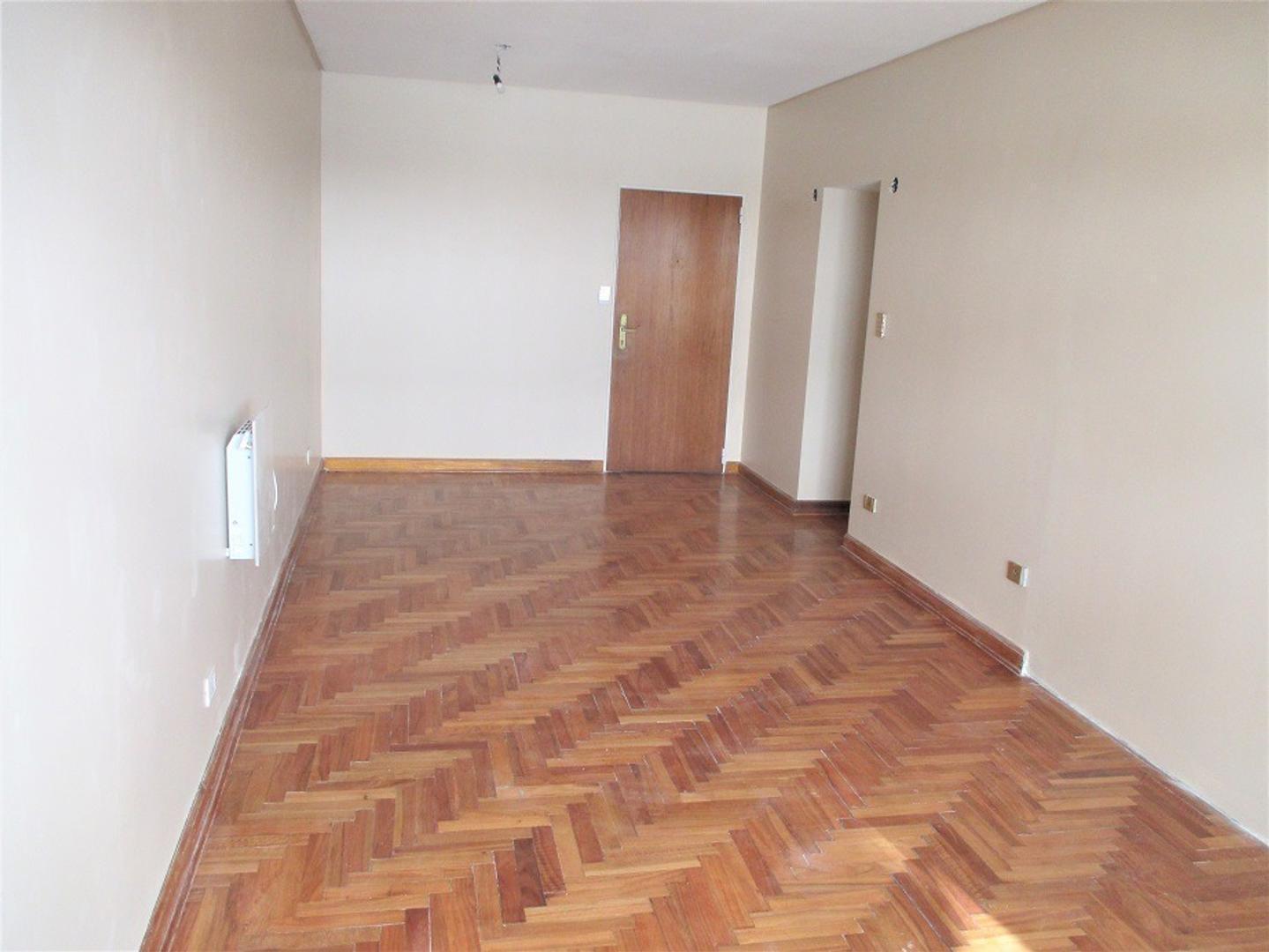 Foto de Piso alto bcón-corr pal/priv coc-off dep lav. m/lum categ., imagen 2