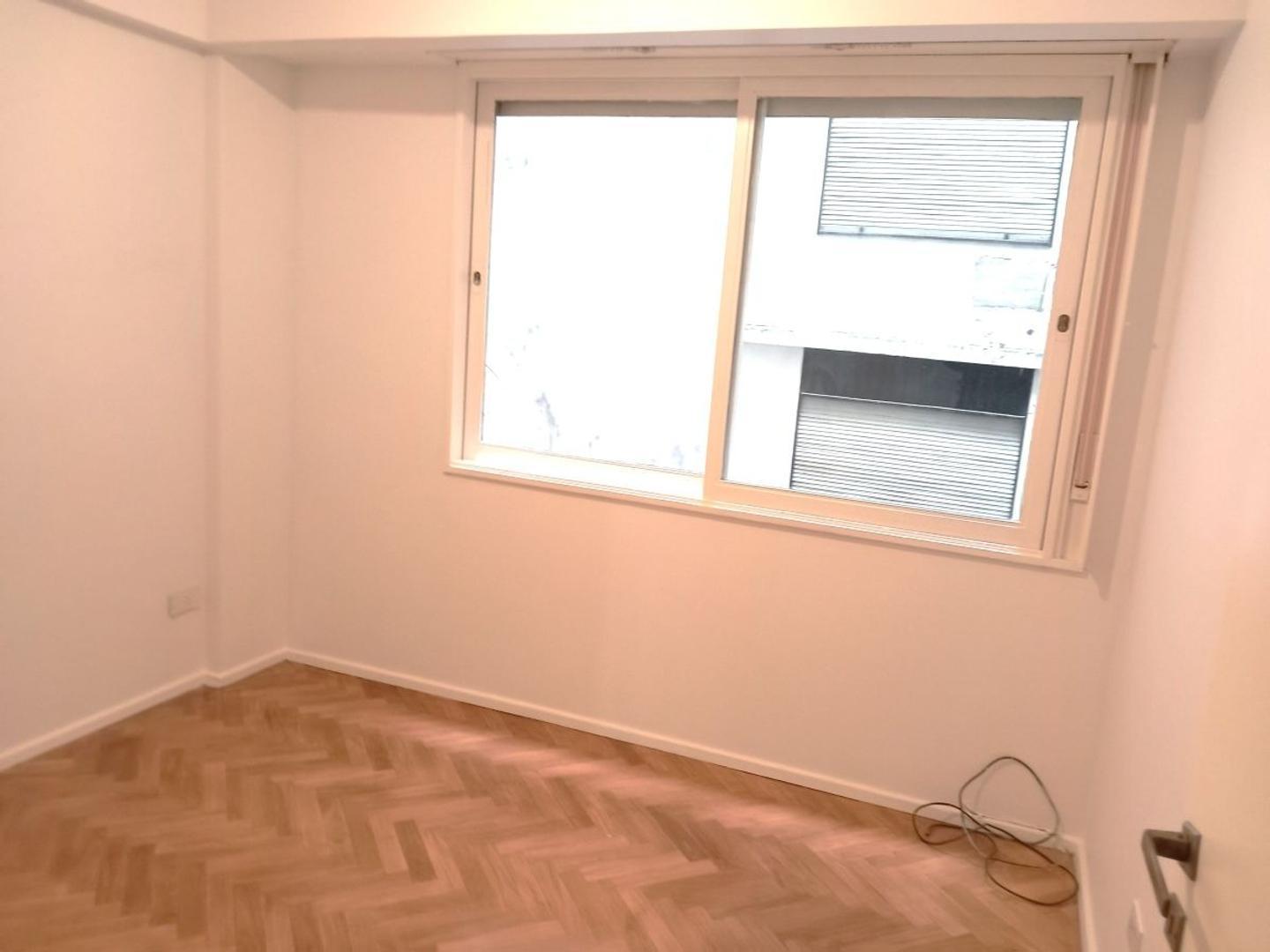 Foto de 2 ampl amb balcón a pulmon, hall, liv-com bño coc lav m/lum, imagen 5