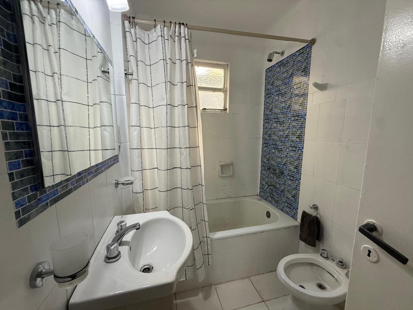 Foto de 3 Ambientes amplios, baño, cocina, rec. pintado m/luminoso, imagen 5
