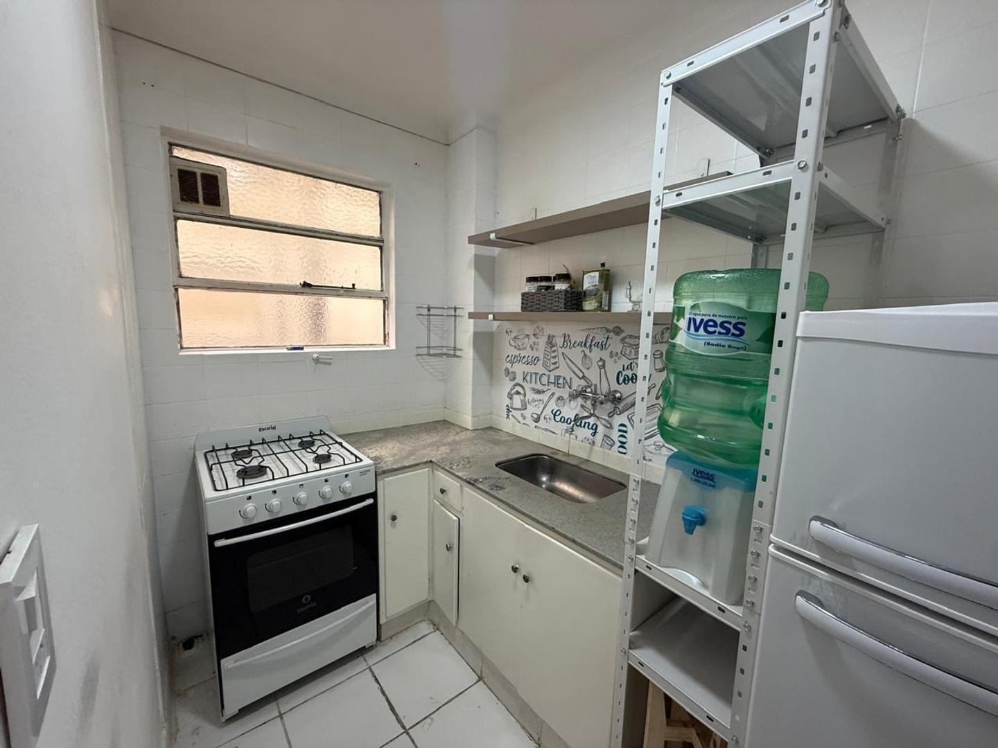Foto de 3 Ambientes amplios, baño, cocina, rec. pintado m/luminoso, imagen 4