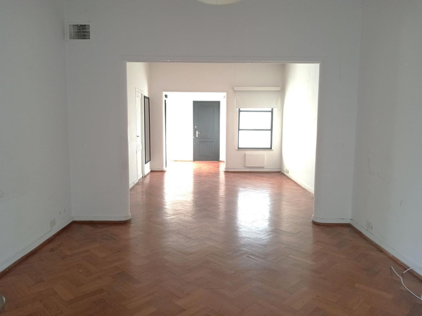 Foto de S-piso alto m/lum categ Grr-Liv y com 2 dor escr c-drio dep, imagen 1