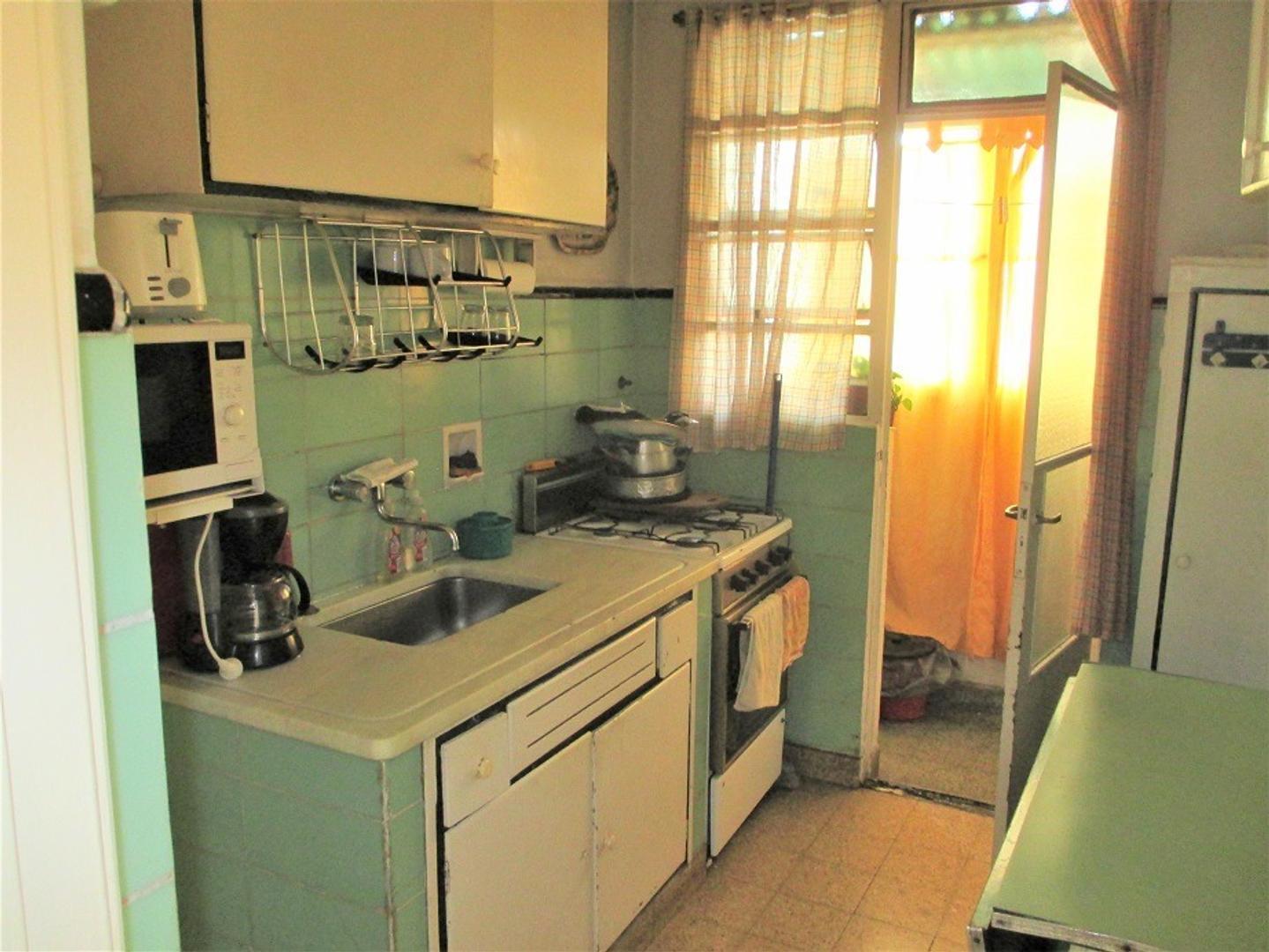 Foto de Bcón-corr fte L-C 2 dorm esc o 3° dor bño toil coc lav m/lum, imagen 1