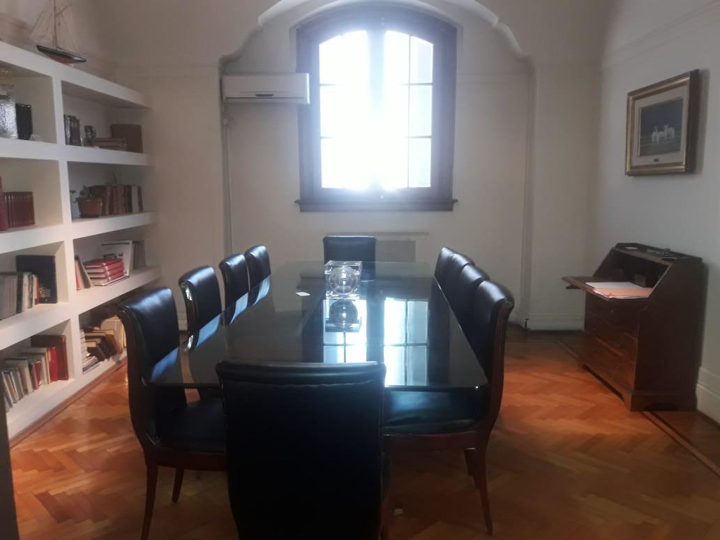 Venta Oficina 157 m² Edif Histórico Pasaje Rivarola 100 Hecho a Nuevo U$d 5