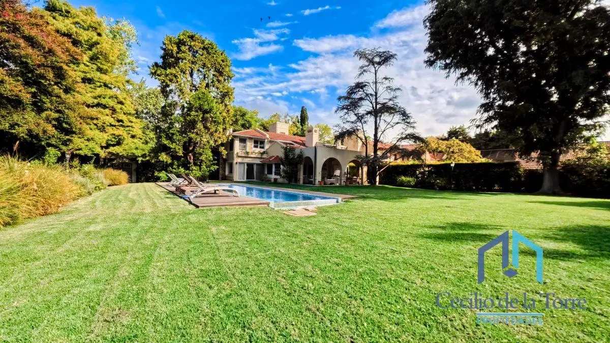 Venta Casa 260m2 Lote central 1350 m² 4 ambientes San Carlos Country Club Financiación 3